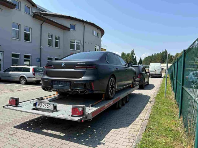 Jak holować auto bez haka - bezpieczne metody i porady krok po kroku