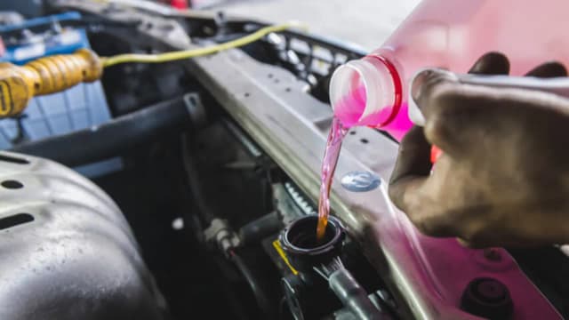 Jaki płyn do chłodnicy peugeot 206? Sprawdź, aby uniknąć problemów