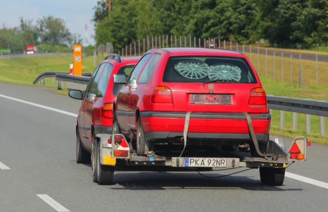 Czy automatem można holować inne auto? Oto, co musisz wiedzieć